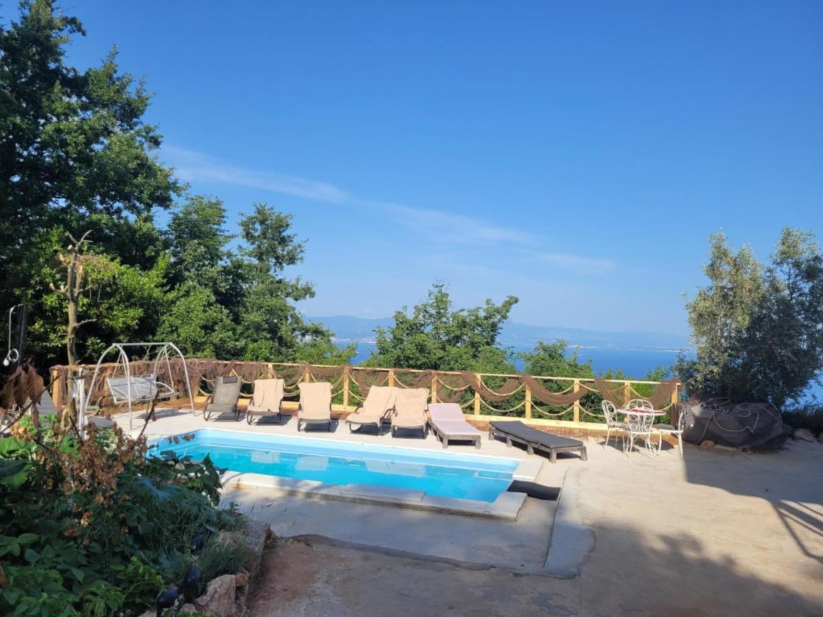 Apartments Chiara Mit Meerblick Und Pool Und Jacuzzi Lovran Exterior photo