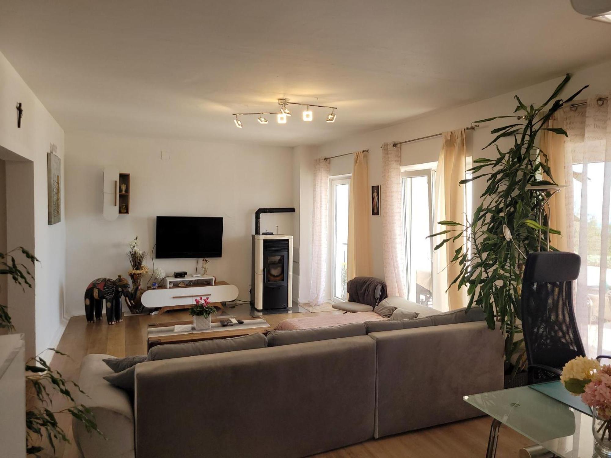 Apartments Chiara Mit Meerblick Und Pool Und Jacuzzi Lovran Exterior photo